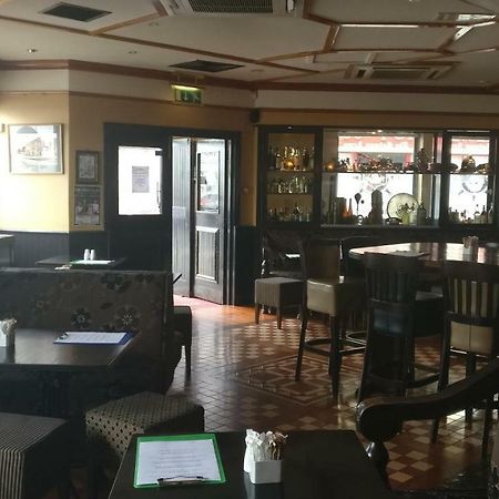 Galway Arms Inn Bagian luar foto