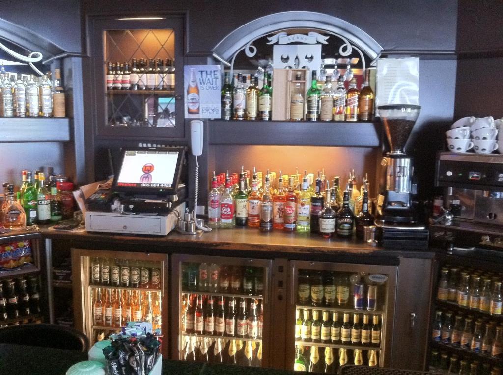 Galway Arms Inn Bagian luar foto