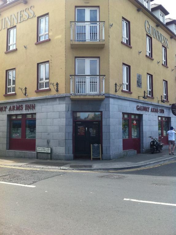 Galway Arms Inn Bagian luar foto