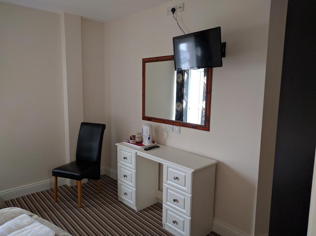 Galway Arms Inn Bagian luar foto