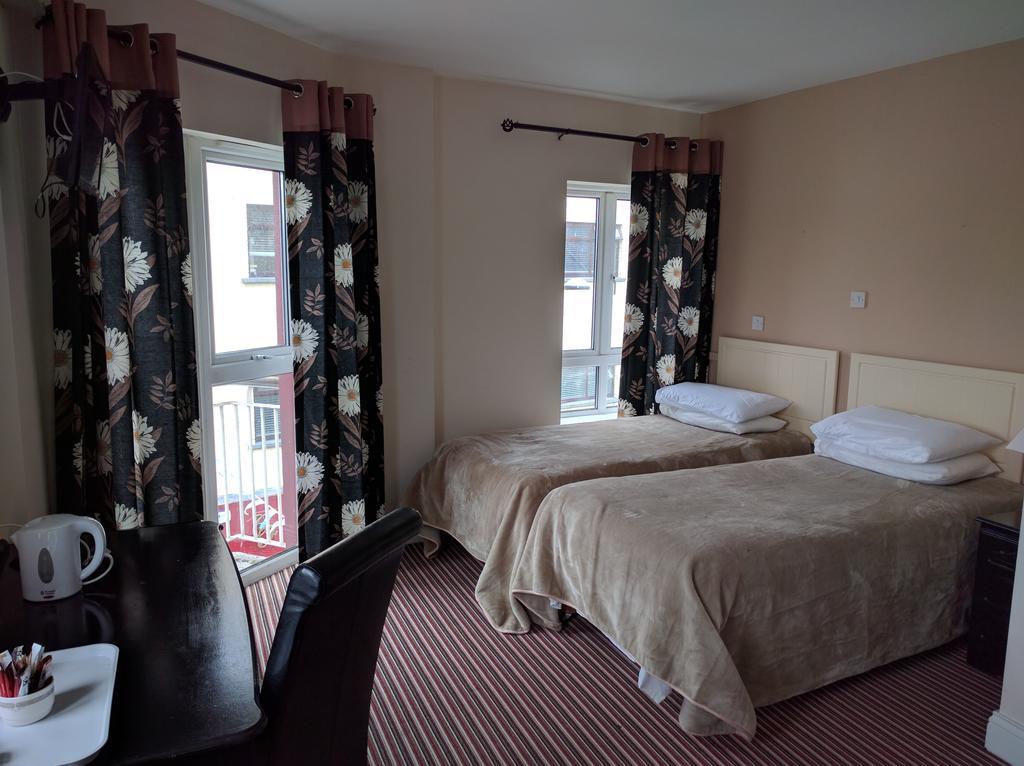 Galway Arms Inn Bagian luar foto