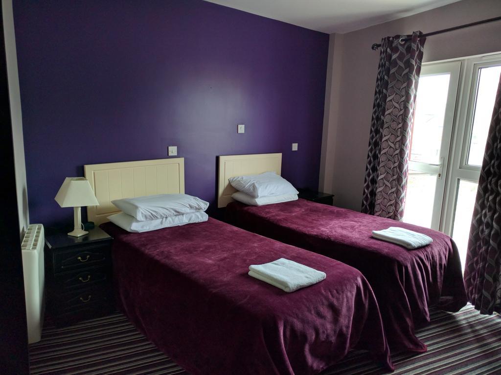 Galway Arms Inn Bagian luar foto